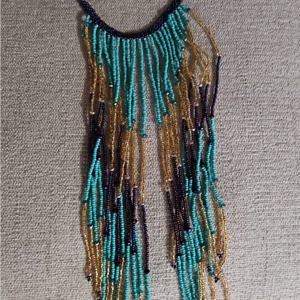 Elegant Beaded Necklace in Turquoise and Gold